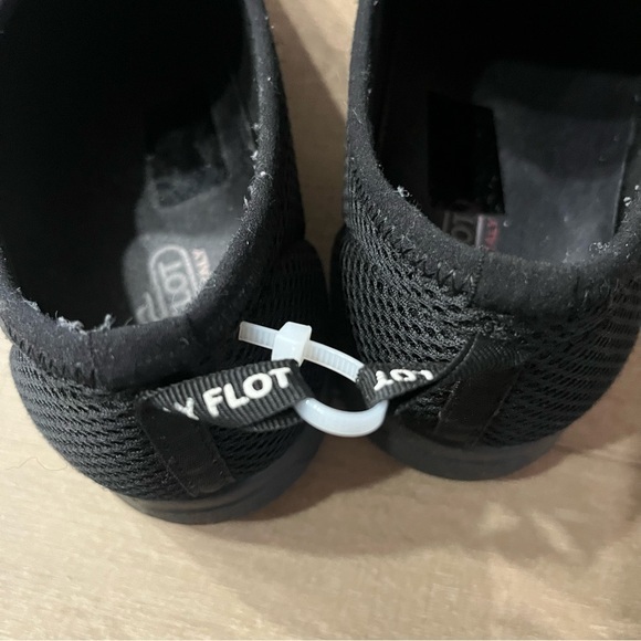 Fly‎ Flot Women 39 Black Mesh PlumTech Covered Full Water Shoes Italy Slip On - Picture 3 of 11